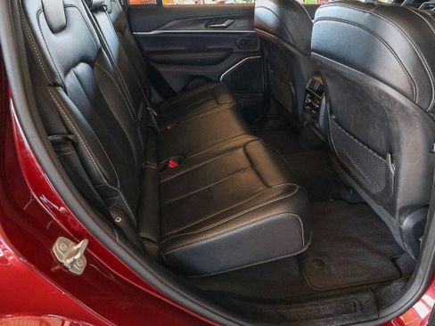 Used 2022 Jeep Grand Cherokee Limited 4xe image 37