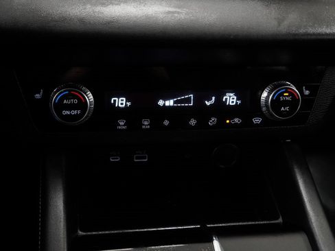 Used 2023 Mitsubishi Outlander SE image 35