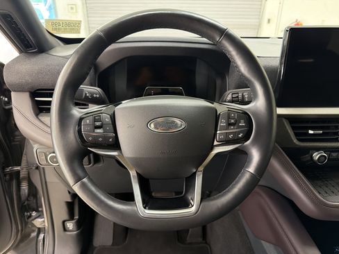 Certified 2025 Ford Explorer Platinum w/ LUX Leather Package AWD/4WD image 11