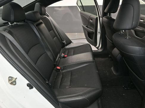 Used 2017 Honda Accord Sport image 19