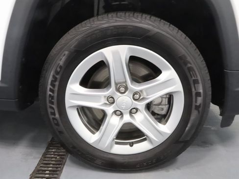 Used 2023 Jeep Compass Latitude AWD/4WD image 24
