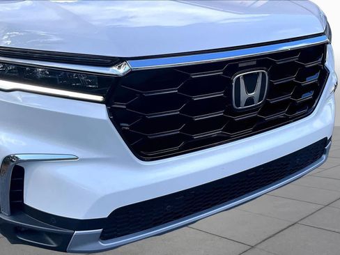 Used 2025 Honda Pilot Touring image 30