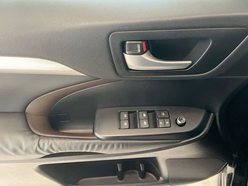 Used 2015 Toyota Highlander XLE image 13