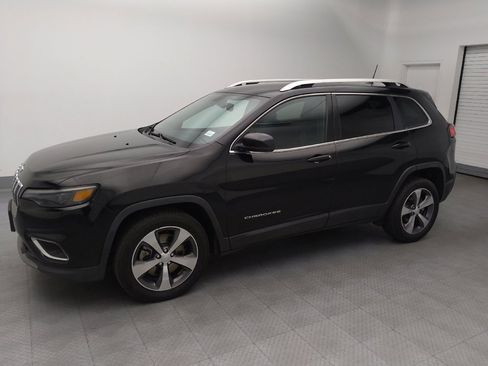 Used 2019 Jeep Cherokee Limited FWD image 3
