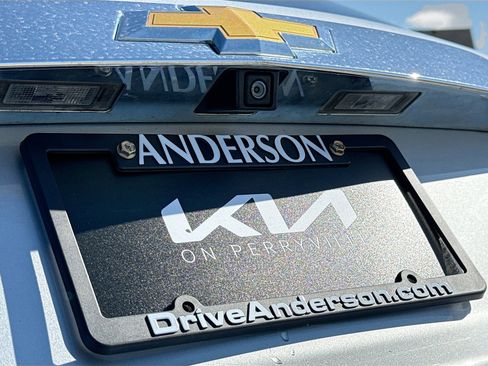 Used 2017 Chevrolet Traverse LT w/ Style and Technology Package image 15