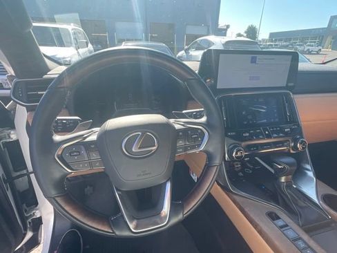 Used 2025 Lexus LX 600 4WD w/ Accessory Package (Z1) image 10