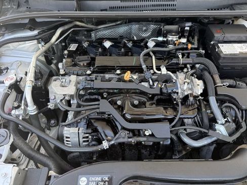 Used 2025 Toyota Corolla LE FWD image 31