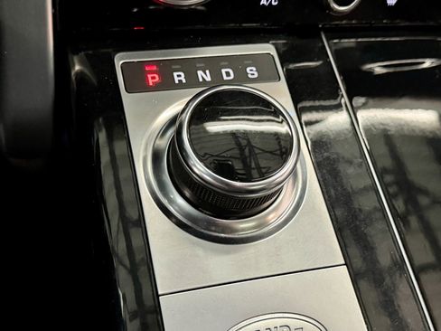 Used 2020 Land Rover Range Rover HSE image 32