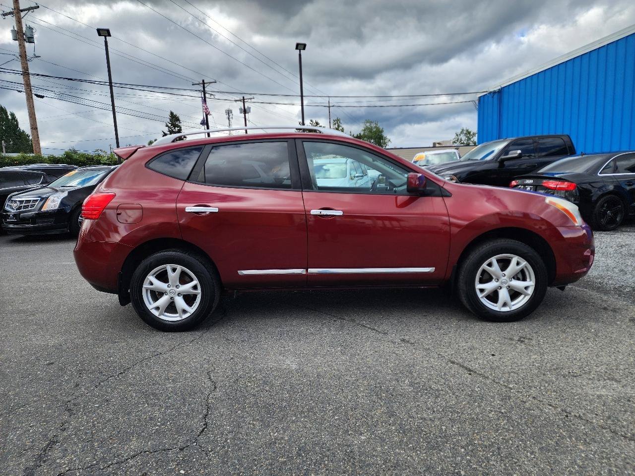 Used 2011 Nissan Rogue SV AWD/4WD image 4
