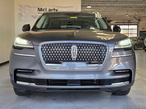 Used 2023 Lincoln Aviator Reserve AWD/4WD image 4