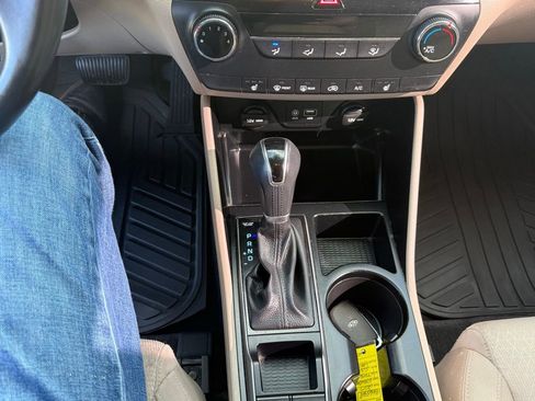 Used 2017 Hyundai Tucson Sport image 12