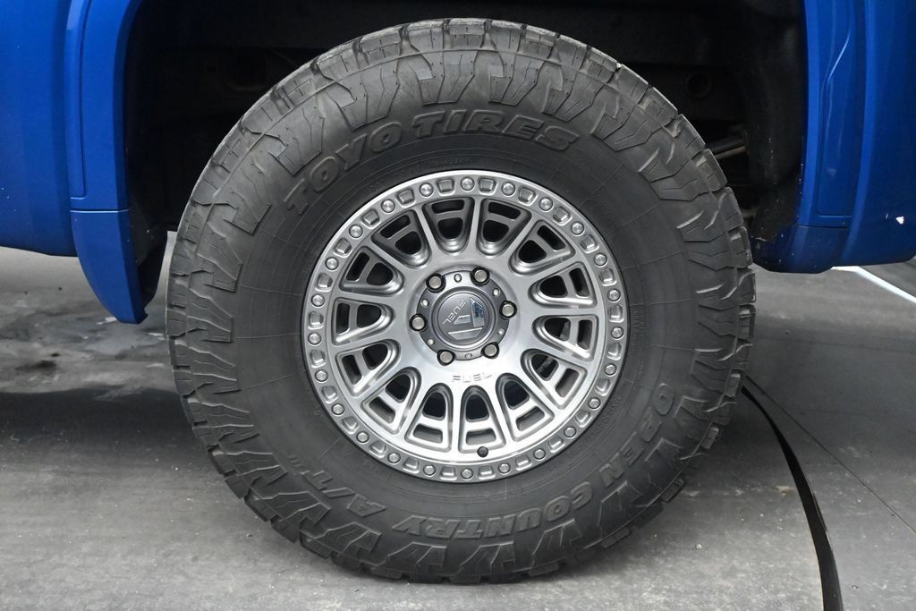 Used 2022 GMC Sierra 1500 Elevation w/ Elevation Premium Package AWD/4WD image 14