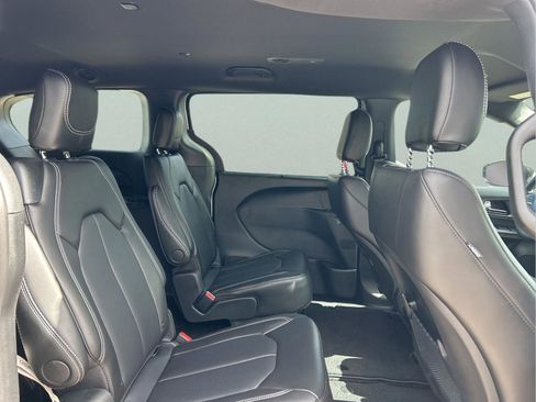 New 2026 Chrysler Voyager LX image 26