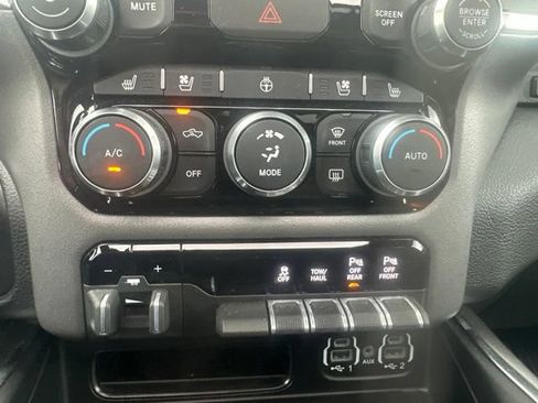 Used 2022 RAM 1500 Laramie AWD/4WD image 30
