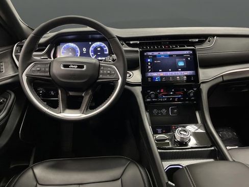 New 2025 Jeep Grand Cherokee L Limited w/ Black Appearance Package image 5