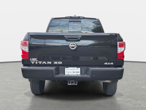 Used 2022 Nissan Titan S image 6
