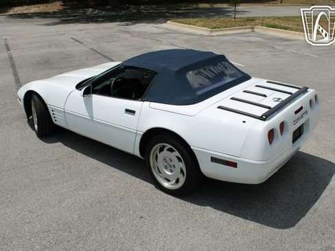 Used 1991 Chevrolet Corvette Convertible image 14