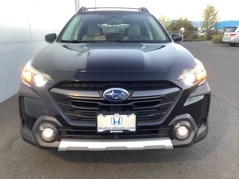 Used 2023 Subaru Outback Limited AWD/4WD image 9