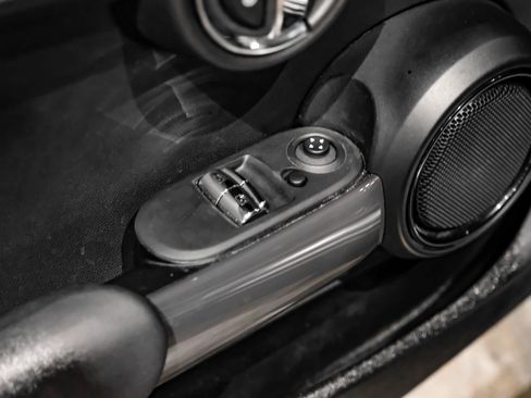 Used 2021 MINI Cooper 2-Door Hardtop image 31