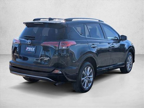 Used 2017 Toyota RAV4 Platinum image 5