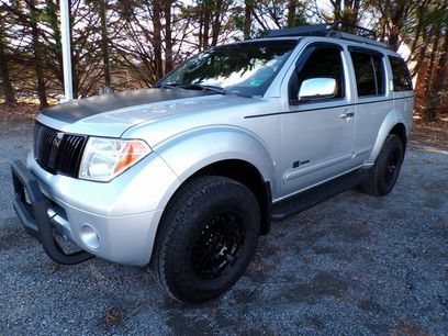Used 2005 Nissan Pathfinder SE Off-Road