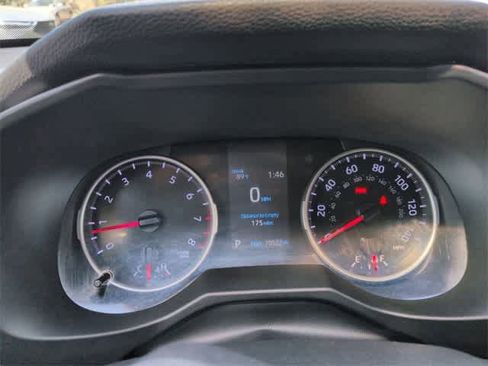 Used 2022 Toyota RAV4 LE image 33