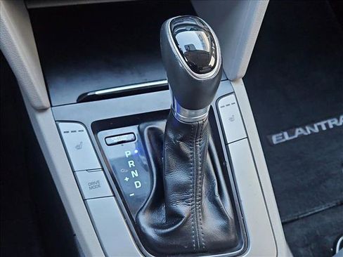 Used 2017 Hyundai Elantra SE w/ SE A/T Tech Package 03 image 11