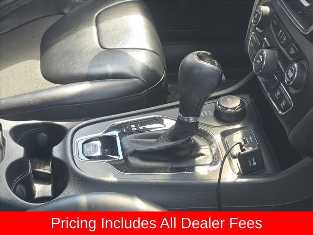 Used 2021 Jeep Cherokee Latitude Plus AWD/4WD image 5