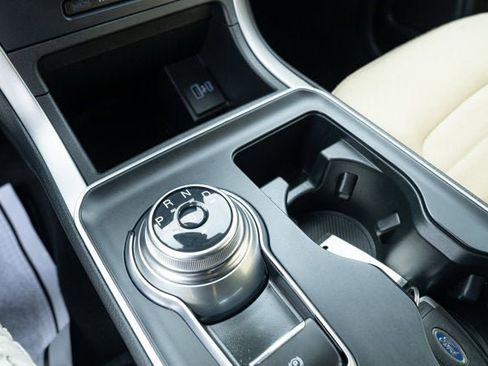 Used 2022 Ford Edge SE image 19