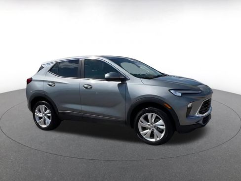 Used 2025 Buick Encore GX Preferred AWD/4WD image 2