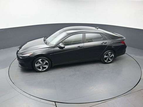 Used 2023 Hyundai Elantra SEL w/ Convenience Package FWD image 33