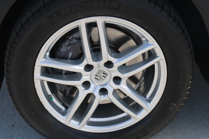 Used 2016 Porsche Cayenne AWD/4WD image 9