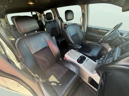 Used 2020 Dodge Grand Caravan SXT FWD image 15
