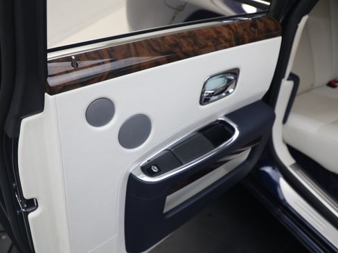 Certified 2014 Rolls-Royce Ghost RWD image 33