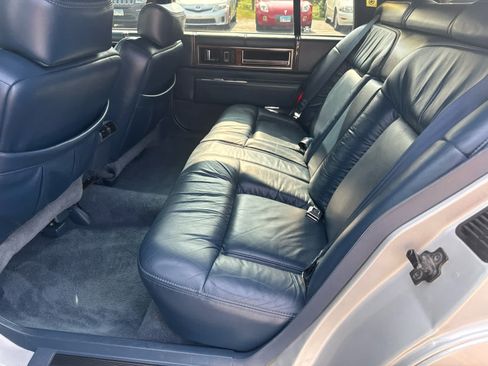 Used 1993 Cadillac De Ville Sedan FWD image 13