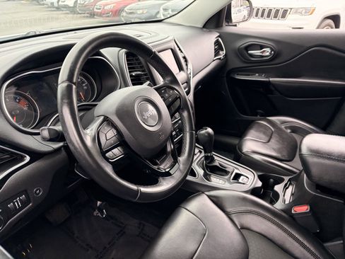Used 2019 Jeep Cherokee Latitude Plus FWD image 15
