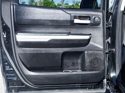 Used 2020 Toyota Tundra SR5 w/ SR5 Leather Package AWD/4WD image 31