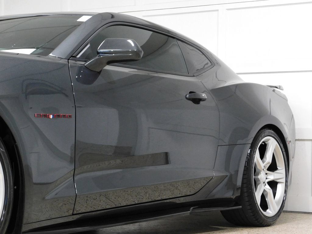 Used 2018 Chevrolet Camaro SS RWD image 20