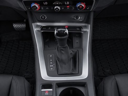 Certified 2025 Audi Q3 2.0T Premium AWD/4WD image 18