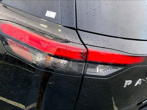 Used 2024 Nissan Pathfinder SV image 26