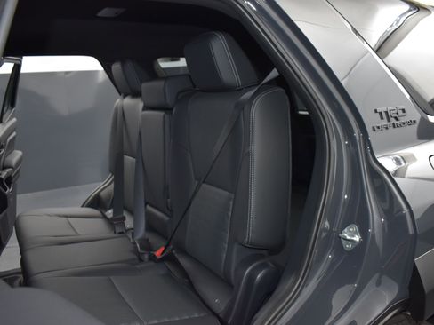 Used 2025 Toyota 4Runner TRD Off-Road Premium image 17