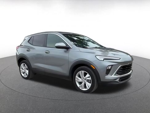 Used 2025 Buick Encore GX Preferred FWD image 2