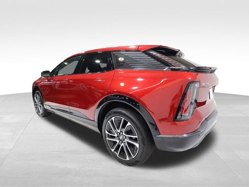 Certified 2025 Cadillac Optiq Sport 2 w/ LPO, Floor Liner Package image 2