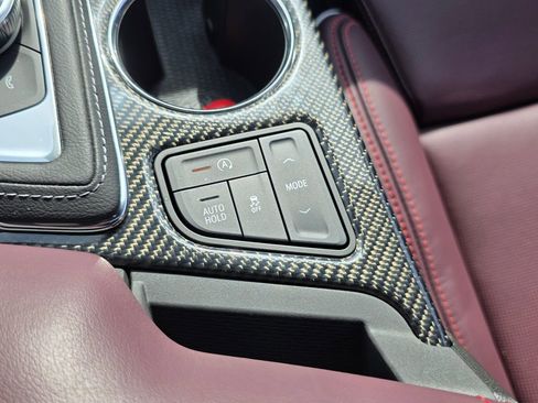 Used 2025 Cadillac CT4 V image 33