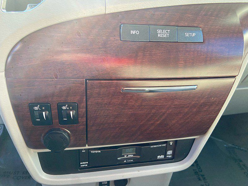 Used 2012 Toyota Sienna XLE w/ Entertainment Pkg FWD image 10