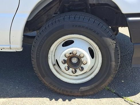 Used 2024 Ford E-450 and Econoline 450 Super Duty RWD image 27