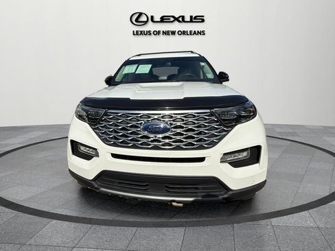 Used 2020 Ford Explorer Platinum w/ Premium Technology Package image 2