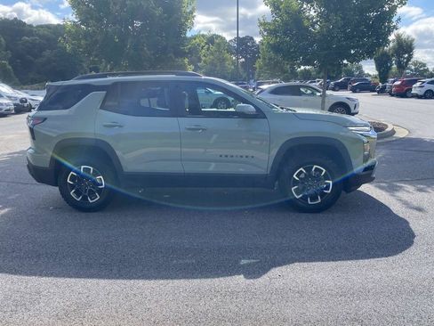 Used 2025 Chevrolet Equinox ACTIV w/ Safety and Technology Package FWD image 2