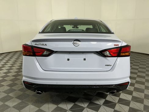 New 2025 Nissan Altima 2.5 SR image 6