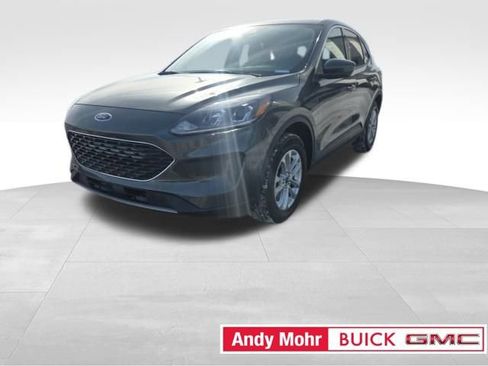 Used 2020 Ford Escape SE image 7